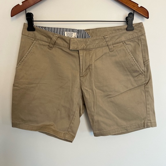Volcom Women's Tan Shorts size 3 - Picture 2 of 4